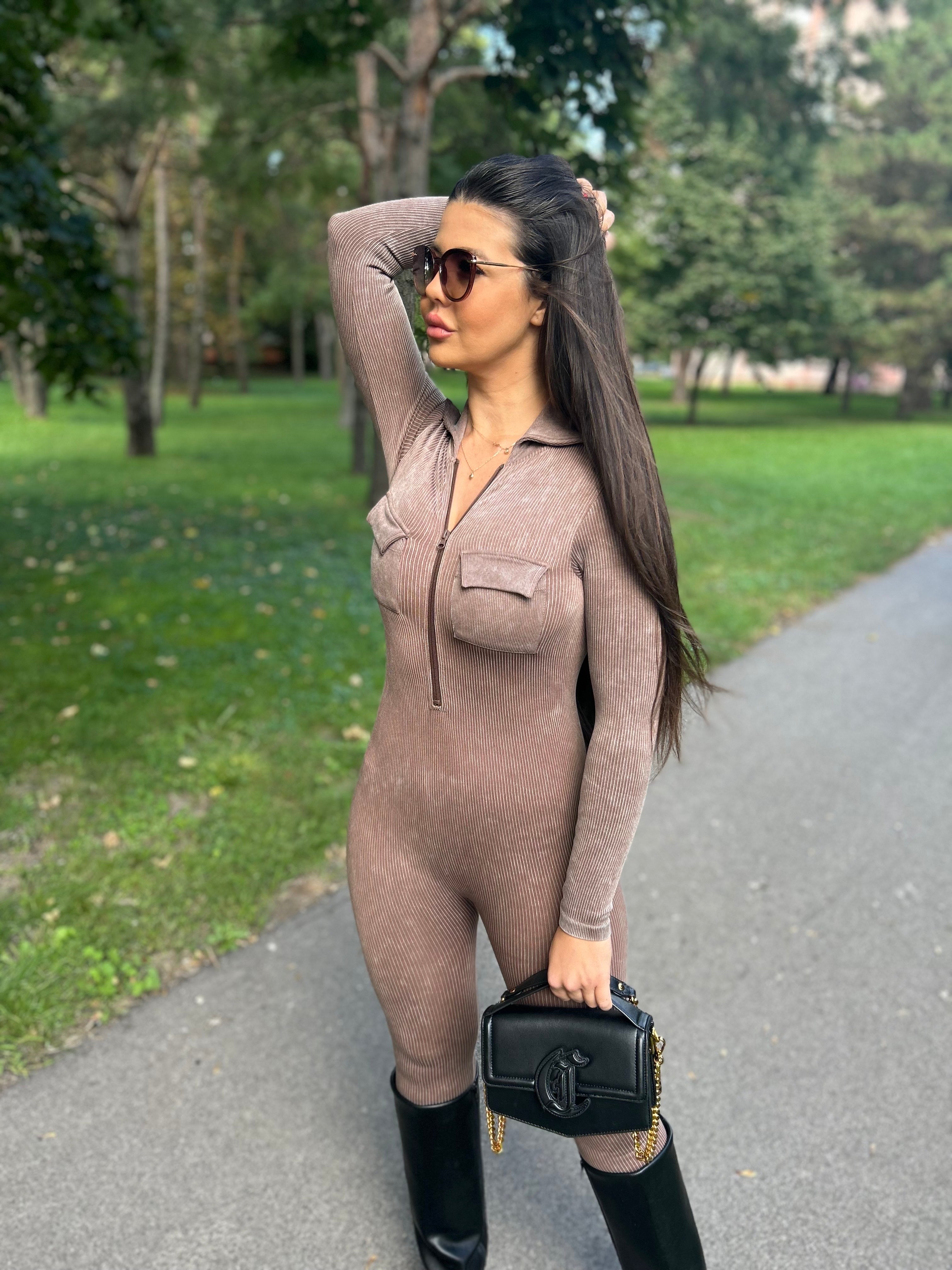 Vrúbkovaný overal KARLA hnedá