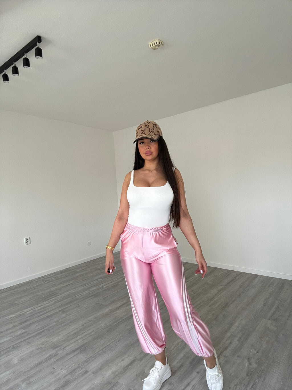 Športové nohavice DANIELLE ružové